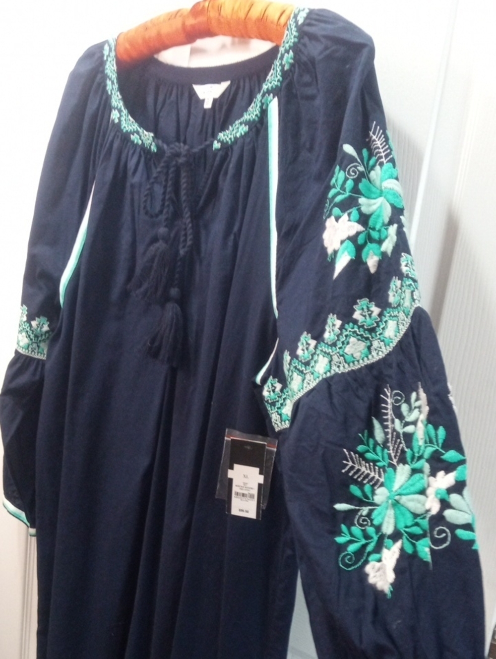 CROWN & IVY OVERSIZED TUNIC - Picture 5 of 11